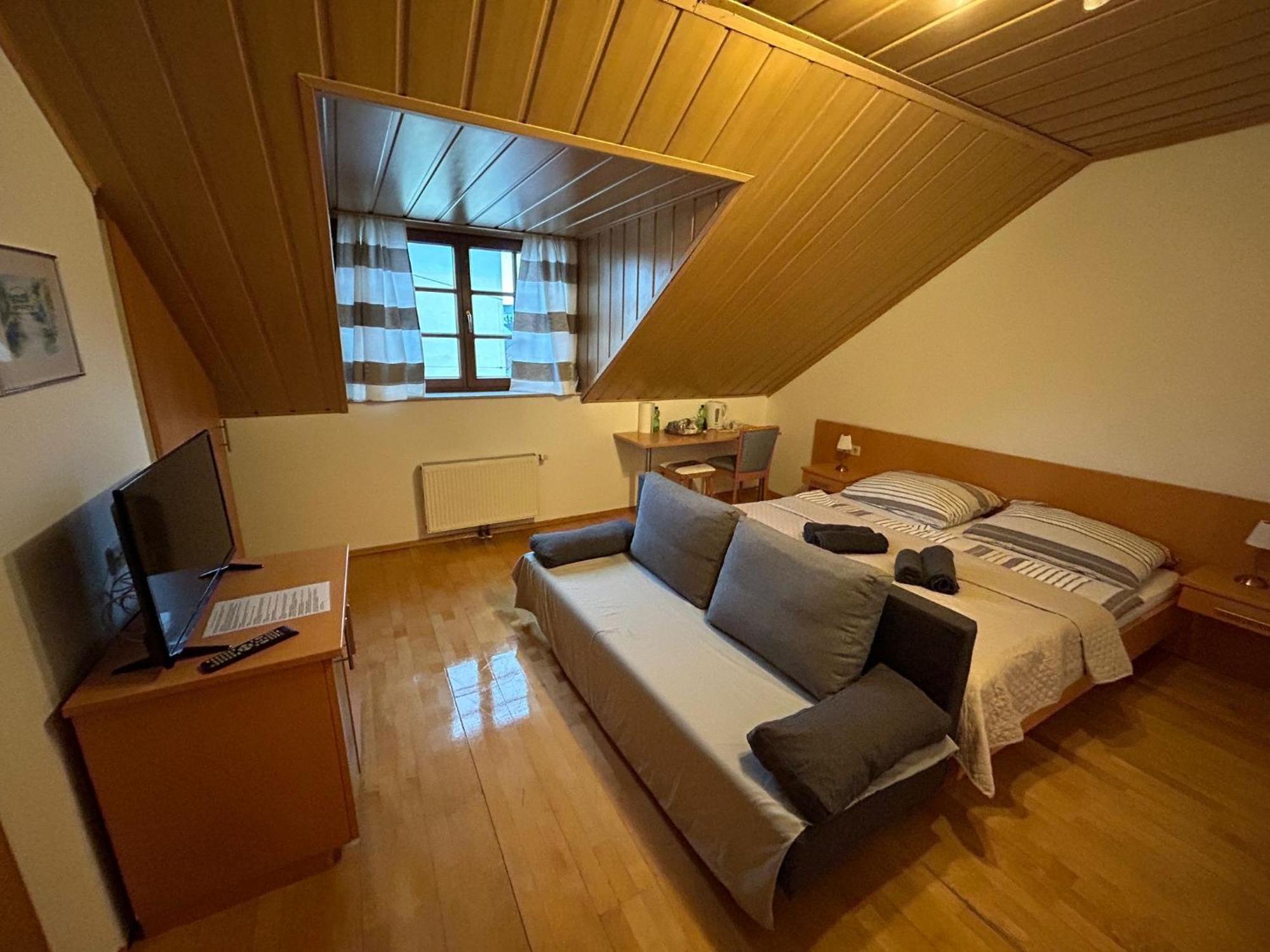 Havanna Pension Sankt Poelten Extérieur photo